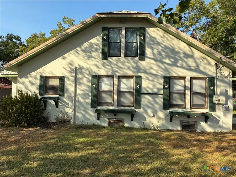 1603 N Avenue J, Shiner, TX 77984 - #2