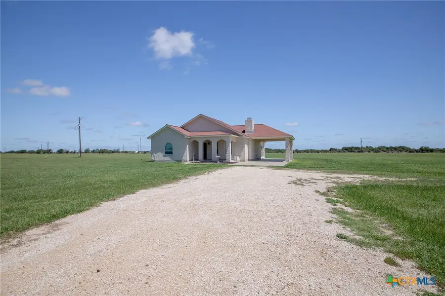 394 Sunrise Bay Drive, Port Lavaca, TX 77979 - #2