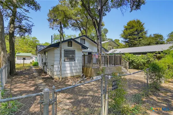 924 Lake Drive, Seguin, TX 78155