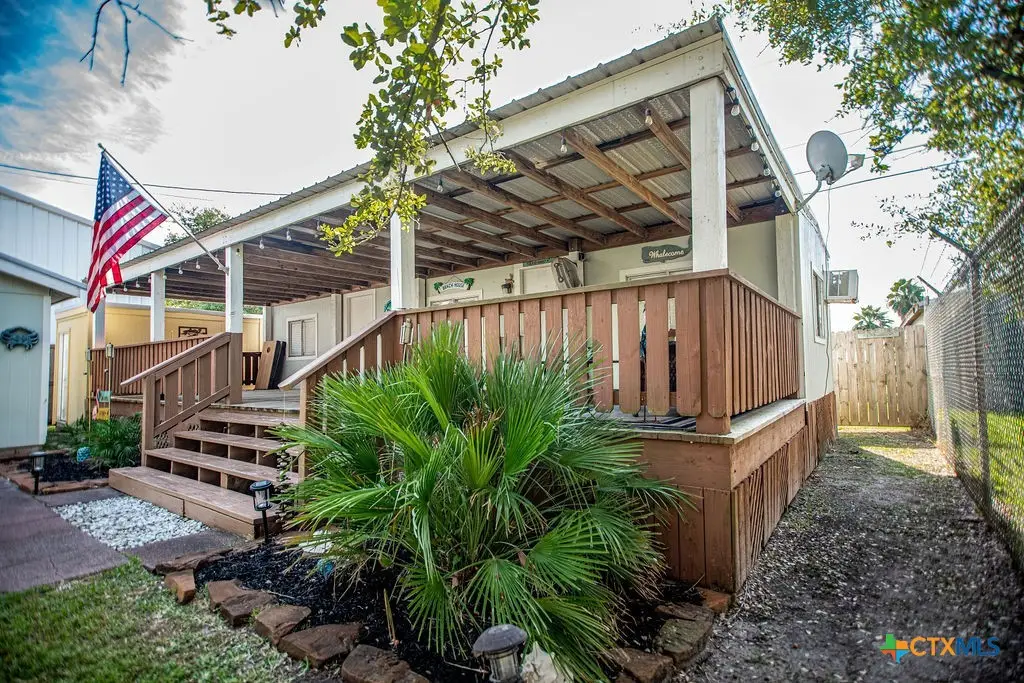 1207 W Madison Avenue, Port Oconnor, TX 77982 - #1