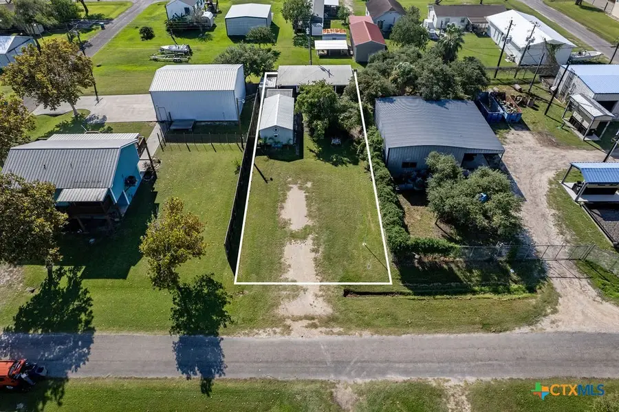1207 W Madison Avenue, Port Oconnor, TX 77982 - #3