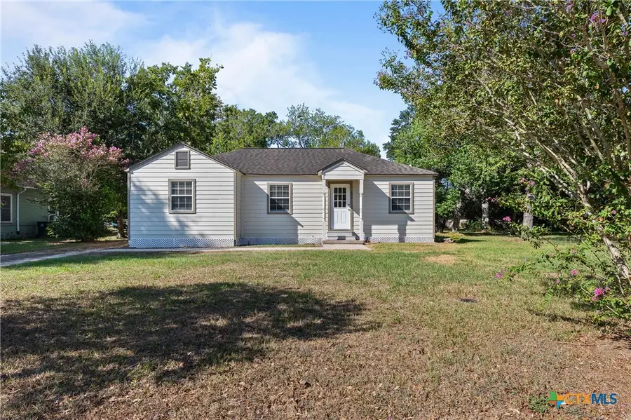 607 Hanover Street, Edna, TX 77957 - #2