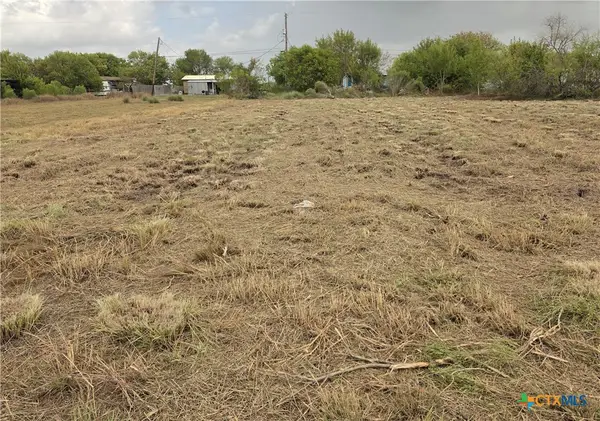 606-608 W Toledo Avenue, Seadrift, TX 77983