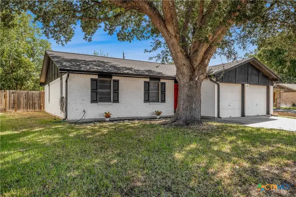 512 Monterrey Drive, Victoria, TX 77904