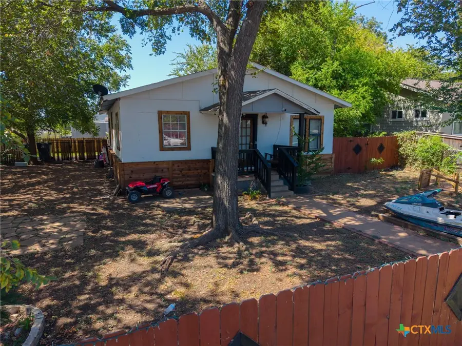 806 E 4th Street, Georgetown, TX 78626 - #2