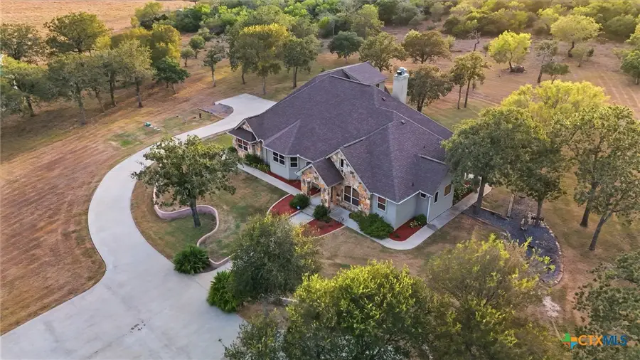 432 Creekwood Drive, Gonzales, TX 78629 - #3