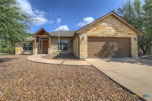 1184 Summit Bluff, Canyon Lake, TX 78133