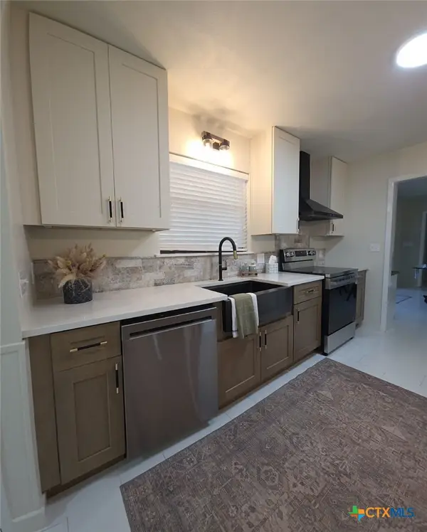 124 Creekview Drive, Canyon Lake, TX 78133