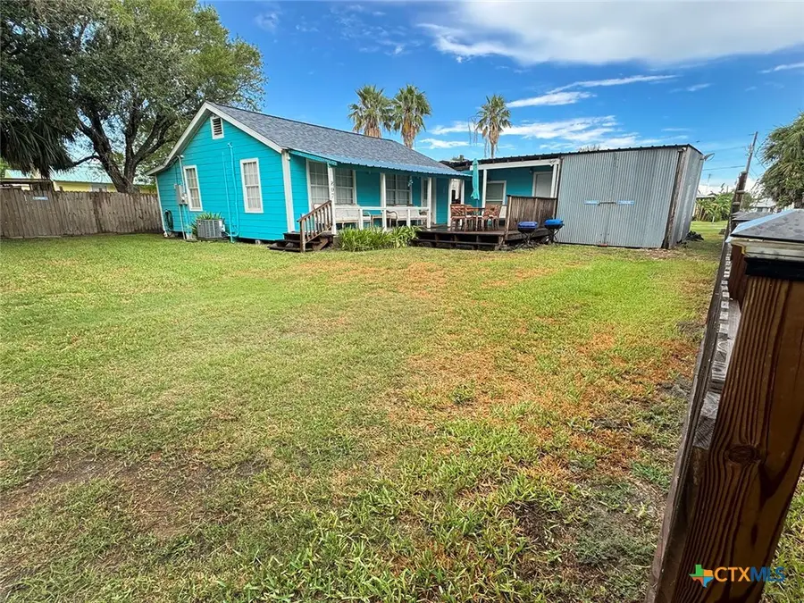 807 Madison Avenue, Port Oconnor, TX 77982 - #2