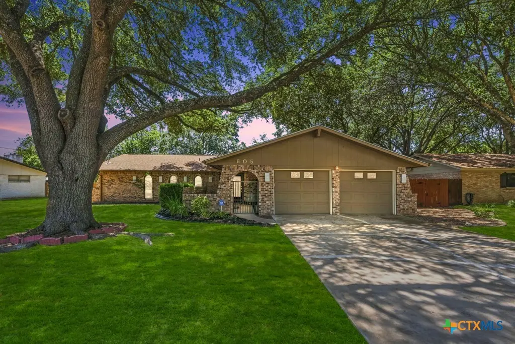 605 Ridgecrest, New Braunfels, TX 78130 - #1