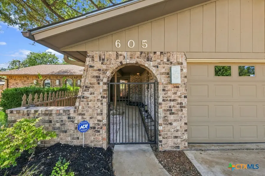 605 Ridgecrest, New Braunfels, TX 78130 - #2
