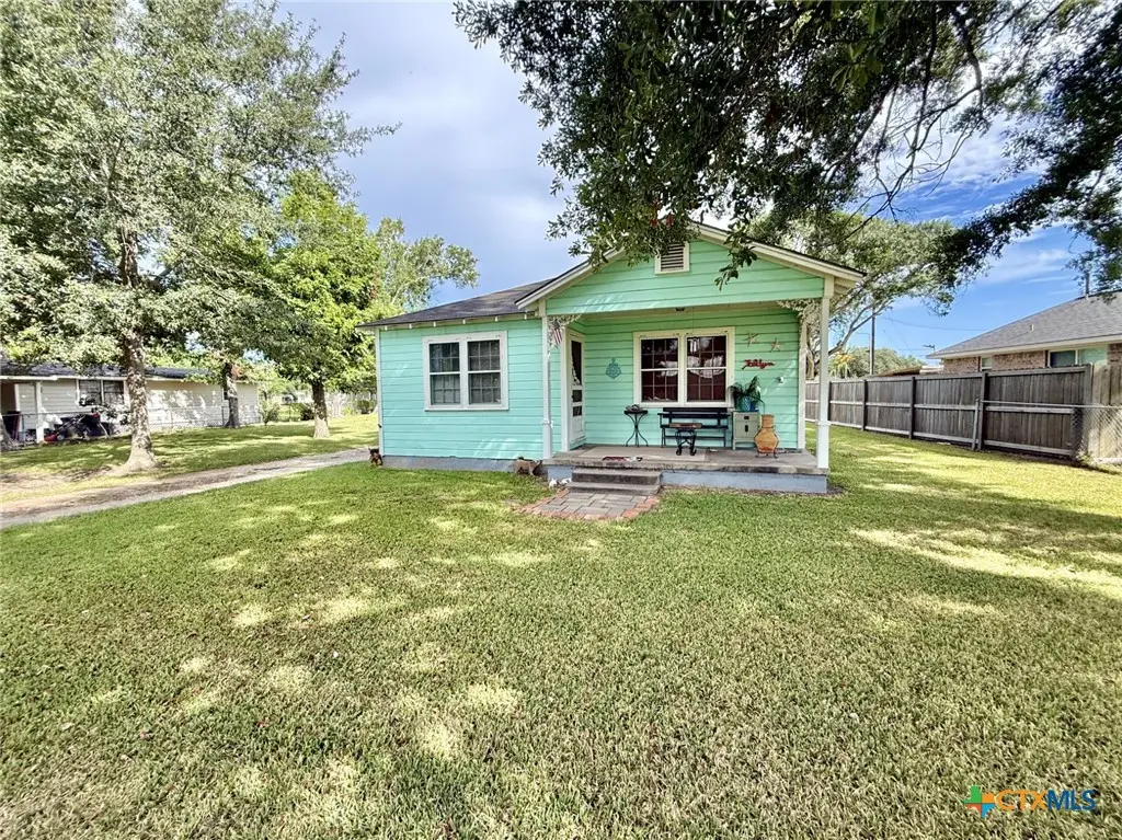 406 E Tres Palacios Avenue, Palacios, TX 77465 - #1
