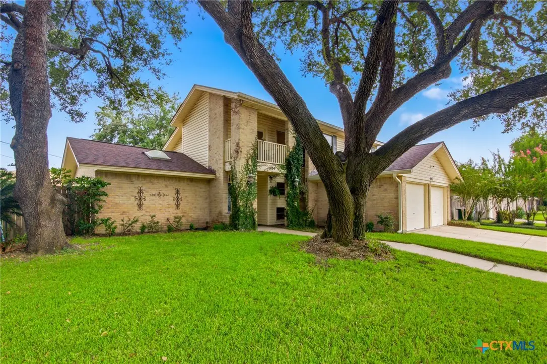 104 Santa Fe, Victoria, TX 77904 - #1