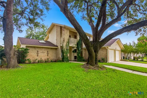 104 Santa Fe, Victoria, TX 77904