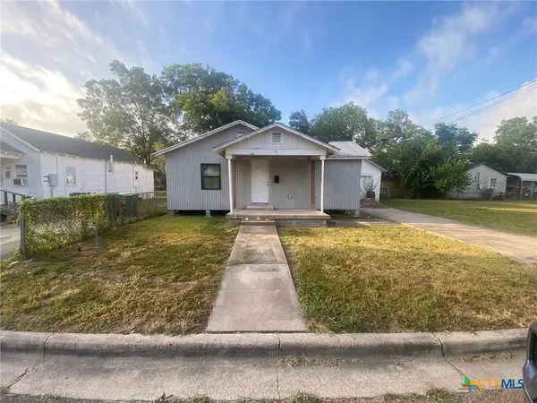 1005 Pine Street, Victoria, TX 77901