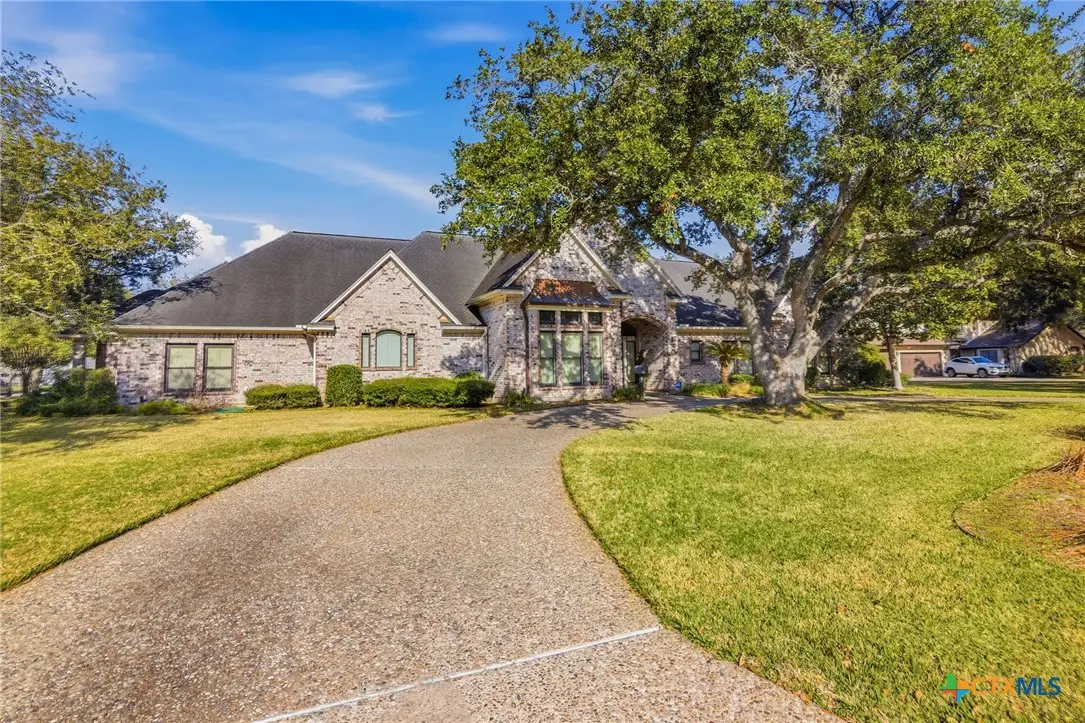 115 Alameda Circle, Victoria, TX 77904 - #1