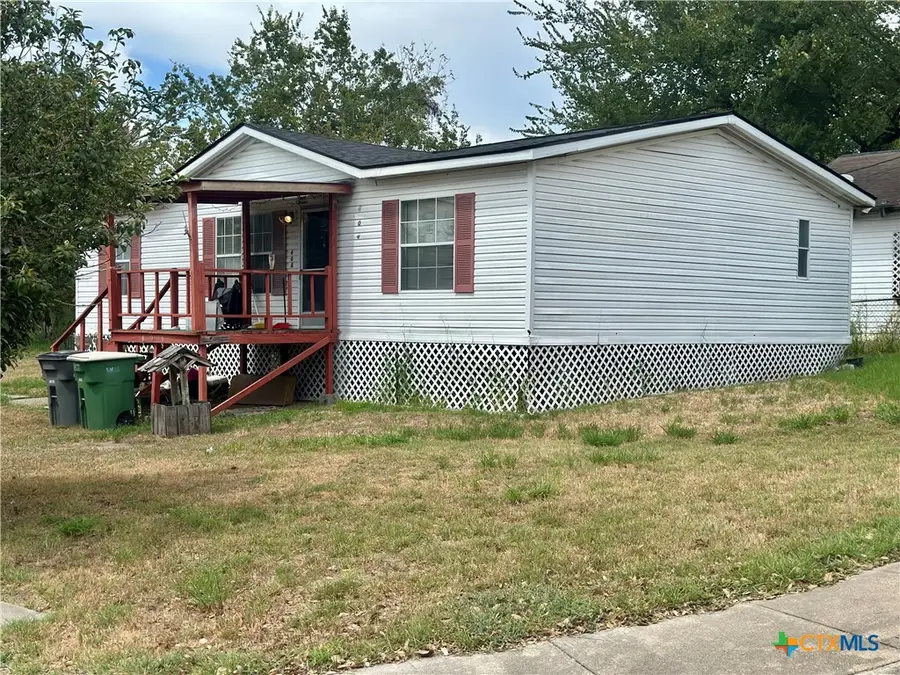 608 E 2nd Street, Victoria, TX 77901 - #2