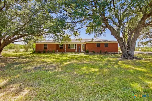 7287 Hanselman Road, Victoria, TX 77905