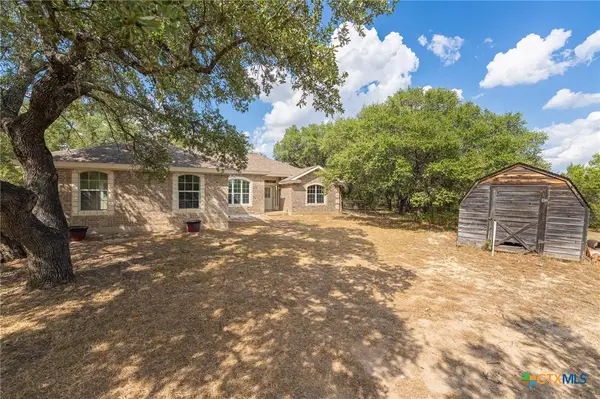 614 Private Road 3004, Lampasas, TX 76550