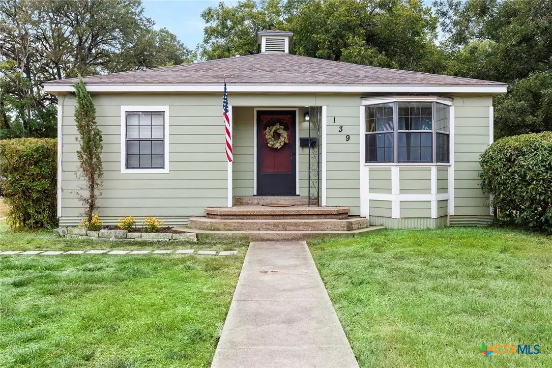 139 E 13th Avenue, Belton, TX 76513 - #1