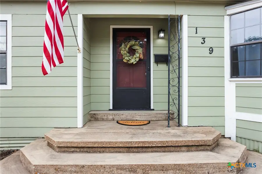 139 E 13th Avenue, Belton, TX 76513 - #2