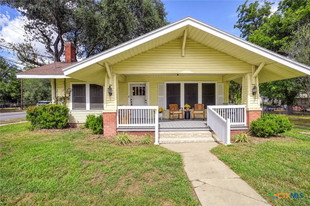 421 N Avenue G, Shiner, TX 77984 - #1