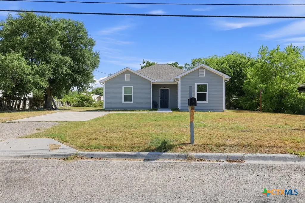 820 S Benavides Street, Port Lavaca, TX 77979 - #1