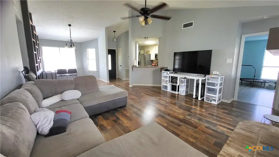 422 Kingwood Drive, Victoria, TX 77901 - #3
