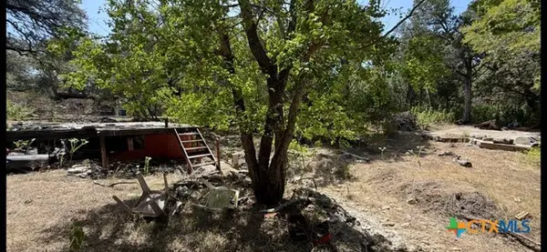 502 Creekside Drive, Canyon Lake, TX 78133