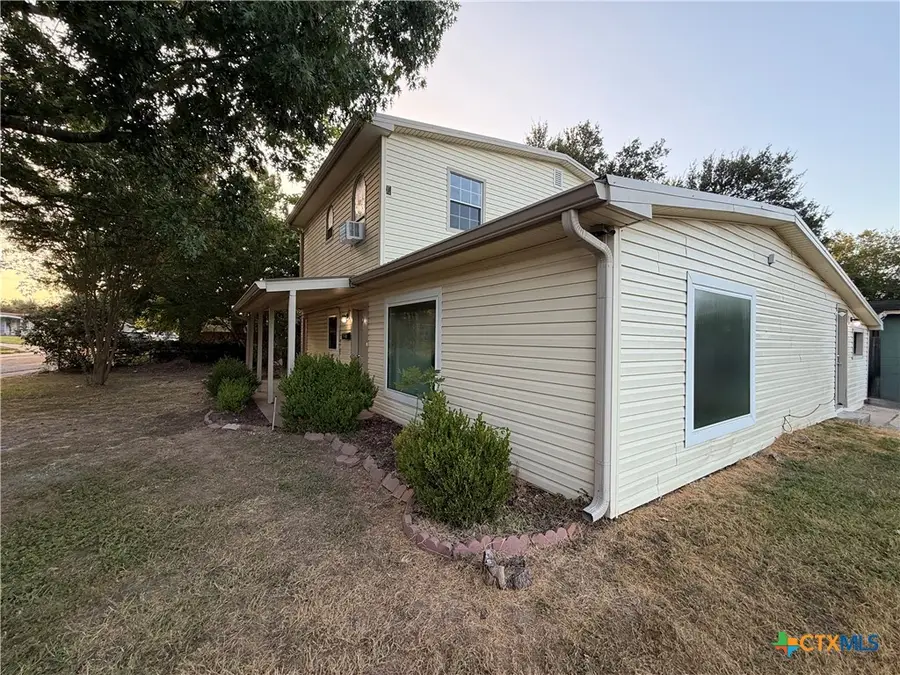 1405 Highland Avenue, Rockdale, TX 76567 - #2