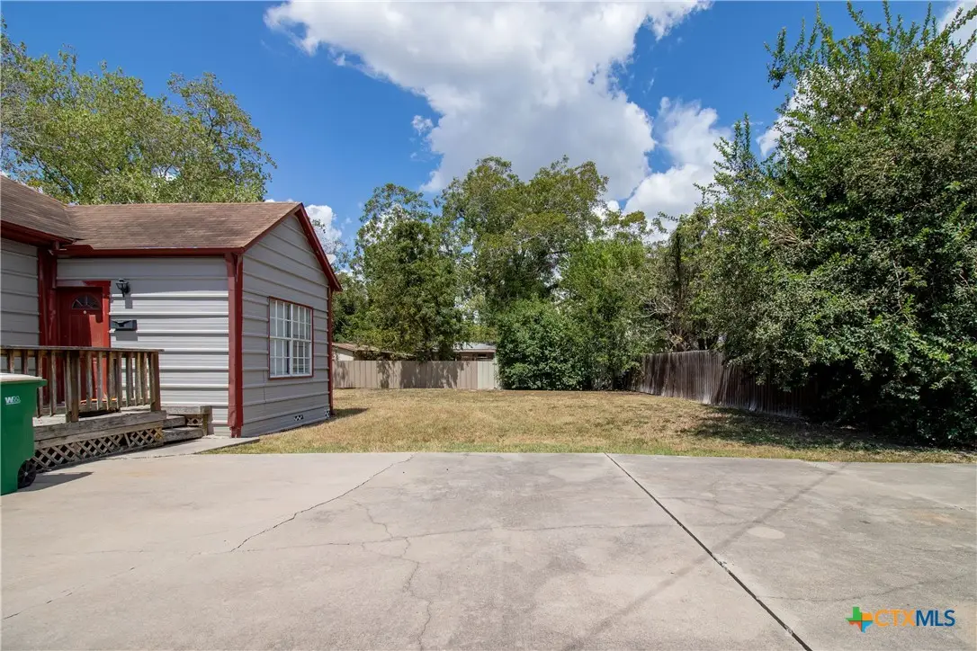 306 E. Brazos, Victoria, TX 77901 - #1