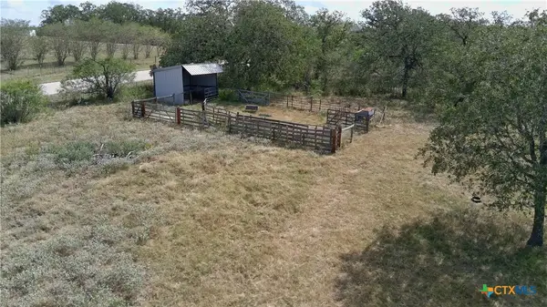 39 Dowdy, Kingsbury, TX 78638