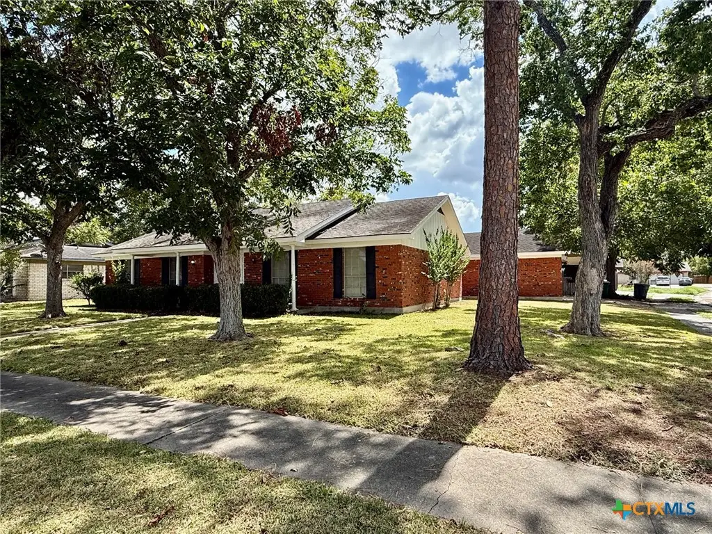 101 Longfellow Lane, Victoria, TX 77904 - #1