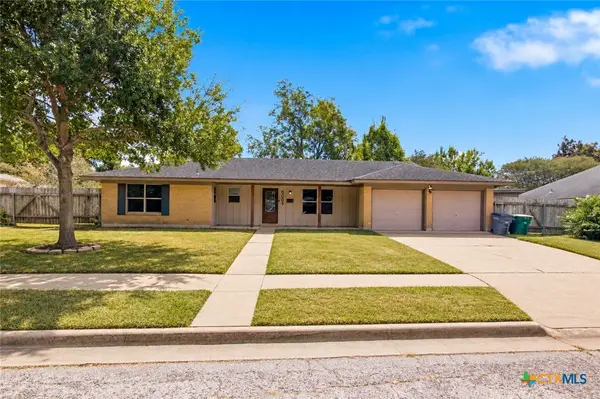 5006 Evergreen Street, Victoria, TX 77904