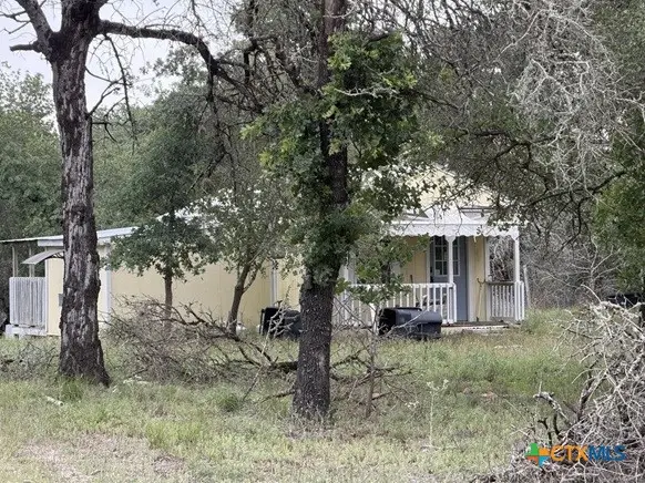 105 Clear Springs, Floresville, TX 78114