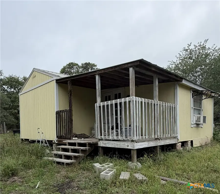 105 Clear Springs, Floresville, TX 78114 - #2