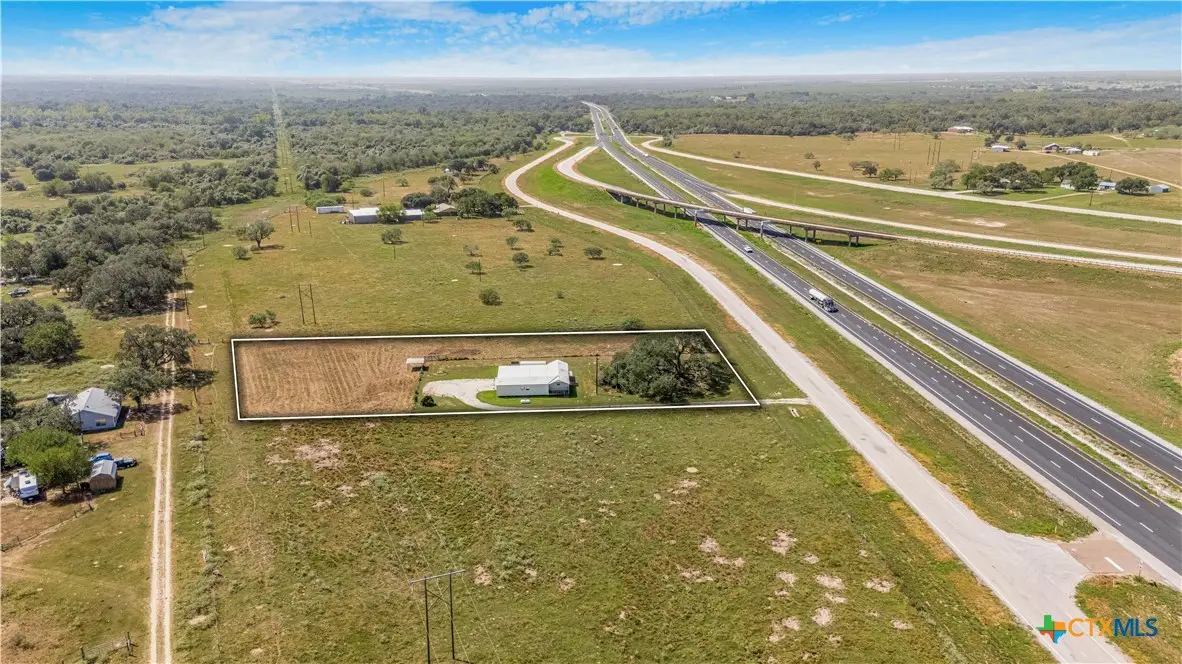 240 E Frontage Road, Victoria, TX 77905 - #1