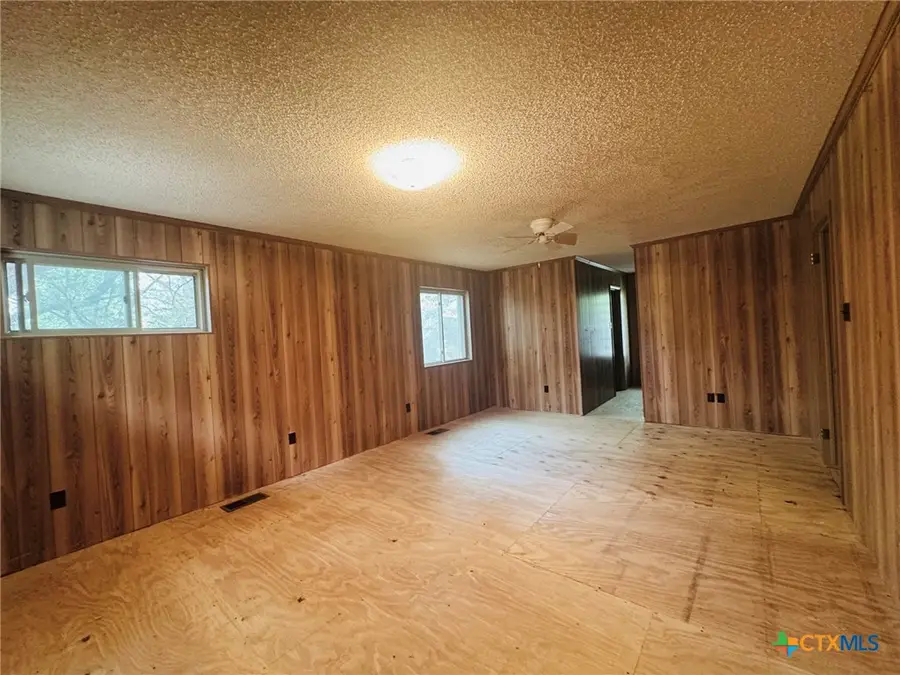 823 Mountain Road, Gatesville, TX 76528 - #2