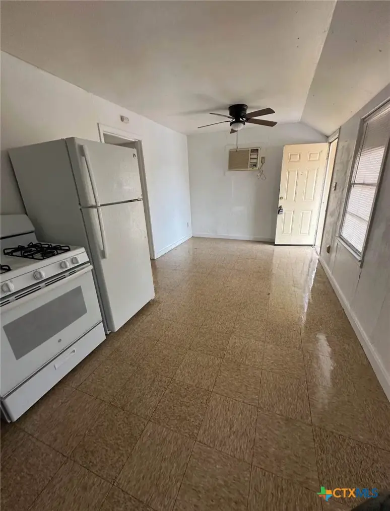 720 W Avenue C, Killeen, TX 76541 - #3