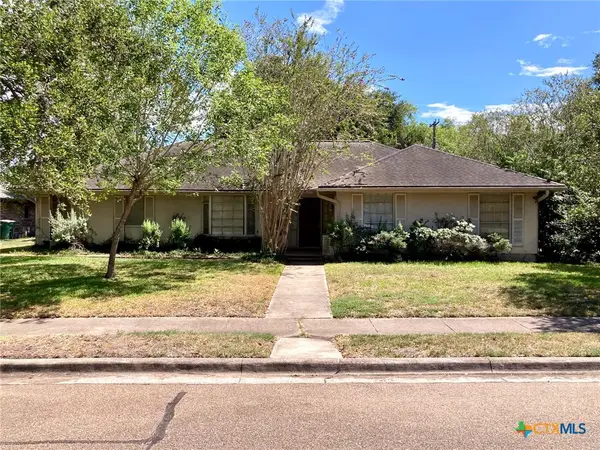 815 Briarwood Street, Victoria, TX 77904