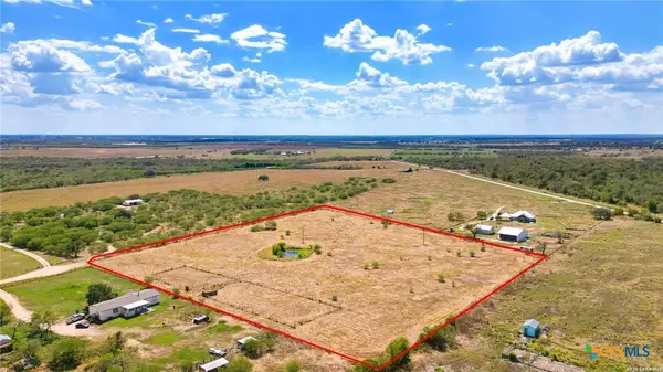 417 High Ridge Meadows Drive, Gonzales, TX 78629