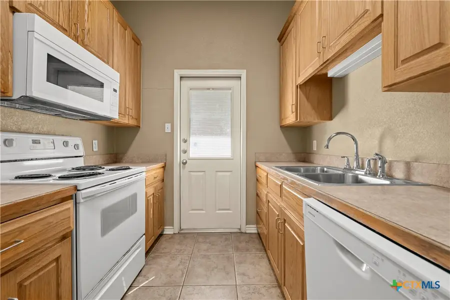 816 Twin Oaks Drive, Temple, TX 76504 - #2