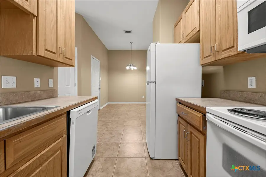 816 Twin Oaks Drive, Temple, TX 76504 - #3
