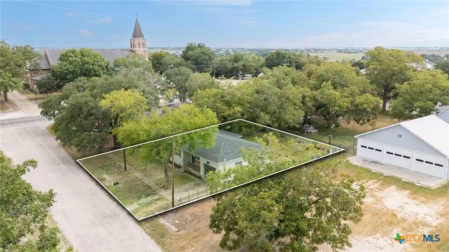 504 N Arnim, Moulton, TX 77975 - #3