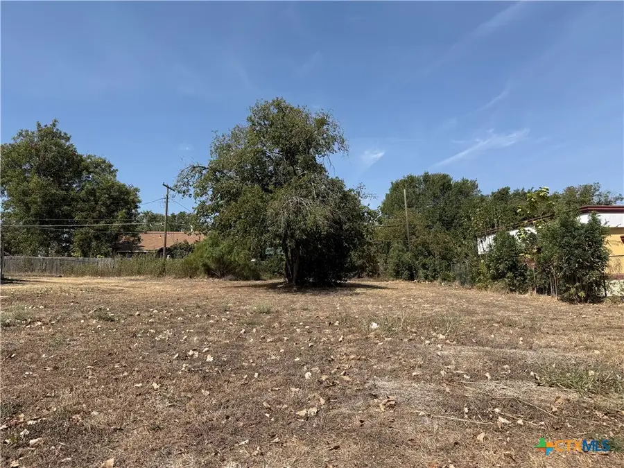 214 N 8th Street, Temple, TX 76501 - #2