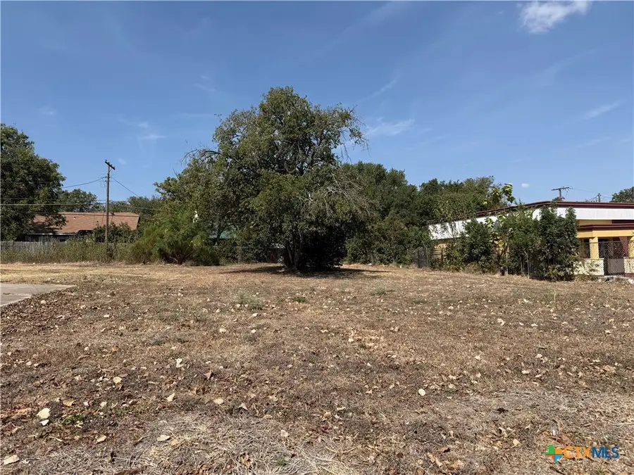 214 N 8th Street, Temple, TX 76501 - #3