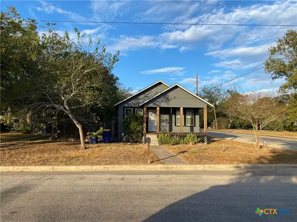 303 Avenue I Corner, Shiner, TX 77984