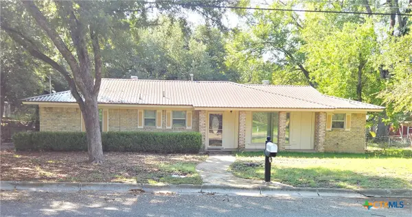 1408 W 4th Street, Lampasas, TX 76550