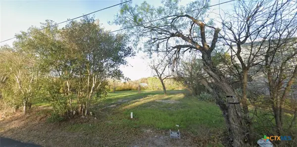 216 S Cherry Street, Seguin, TX 78155
