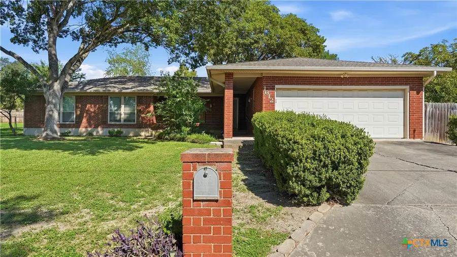 1612 Kraft Ln, New Braunfels, TX 78130 - #2